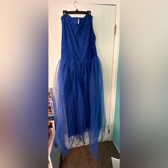 Dress - Picture 1 of 2
